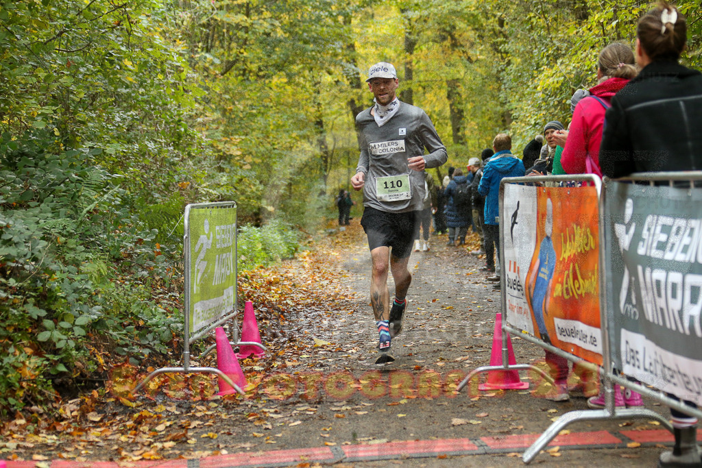 251026_1220_EX1_0127 | Sportfotografie im Rhein-Sieg Kreis, Köln, Bonn, NRW, Rheinland Pfalz, Hessen, etc. Unser Tätigkeitsfeld umfasst den Laufsport vom Volkslauf über den Marathon, Duathlon, Triathon bis zum Ultralauf wie Kölnpfad Ultra oder Schindertrail.