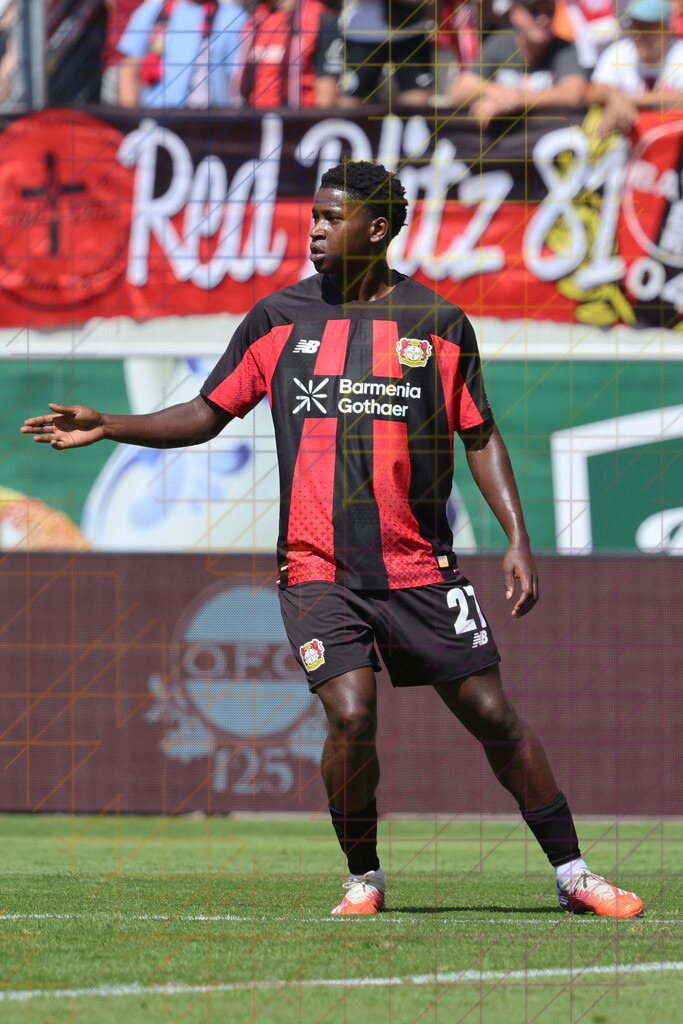 Jerry Menasah 1 | professionelle Sport- und Eventfotografie von Tomafocus – dynamische Bilder, emotionale Momente und hochwertige Aufnahmen für jeden Anlass. - Realisiert mit Pictrs.com