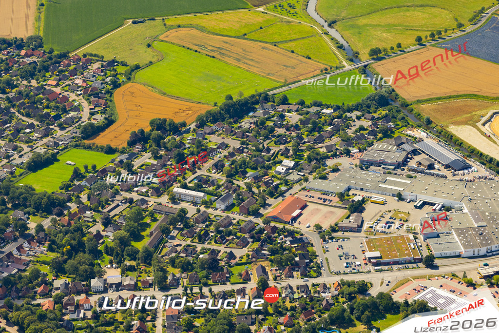 Das Luftbild der Stadt Meldorf wurde 2022 vom Flugzeug heraus erstellt (keine Drohnen-Aufnahmen) Aufnahmehöhe ca.450 Meter- hohe Bildauflösung und Druck-Qualität. Garantiert!