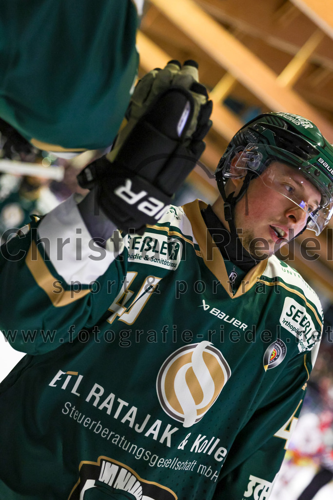 2026-02-20_110_TSV_Erding_gegen_Deggendorfer_SC | Erding, Deutschland, 20.02.2026:Eishockey, Oberliga Süd 2025 / 2026, 49. Spieltag, TSV Erding gegen Deggendorfer SC, Endergebnis: 4:1Dennis Miller (Erding Gladiators, #40)Foto: Christian Riedel / fotografie-riedel.net