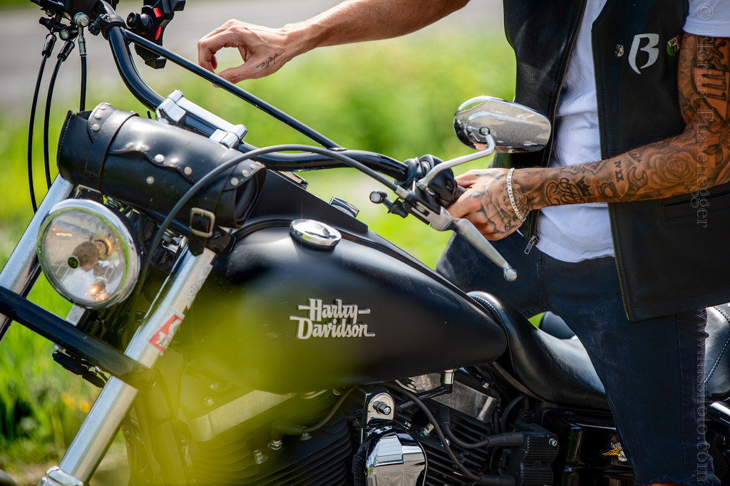 FLO_7426-Enhanced-NR (1) | "Fussifoto.com – Ihr Ansprechpartner für hochwertige Fotografie! Entdecken Sie kreative Bilder und professionelle Dienstleistungen. Kontaktieren Sie uns für Ihre Projekte!"