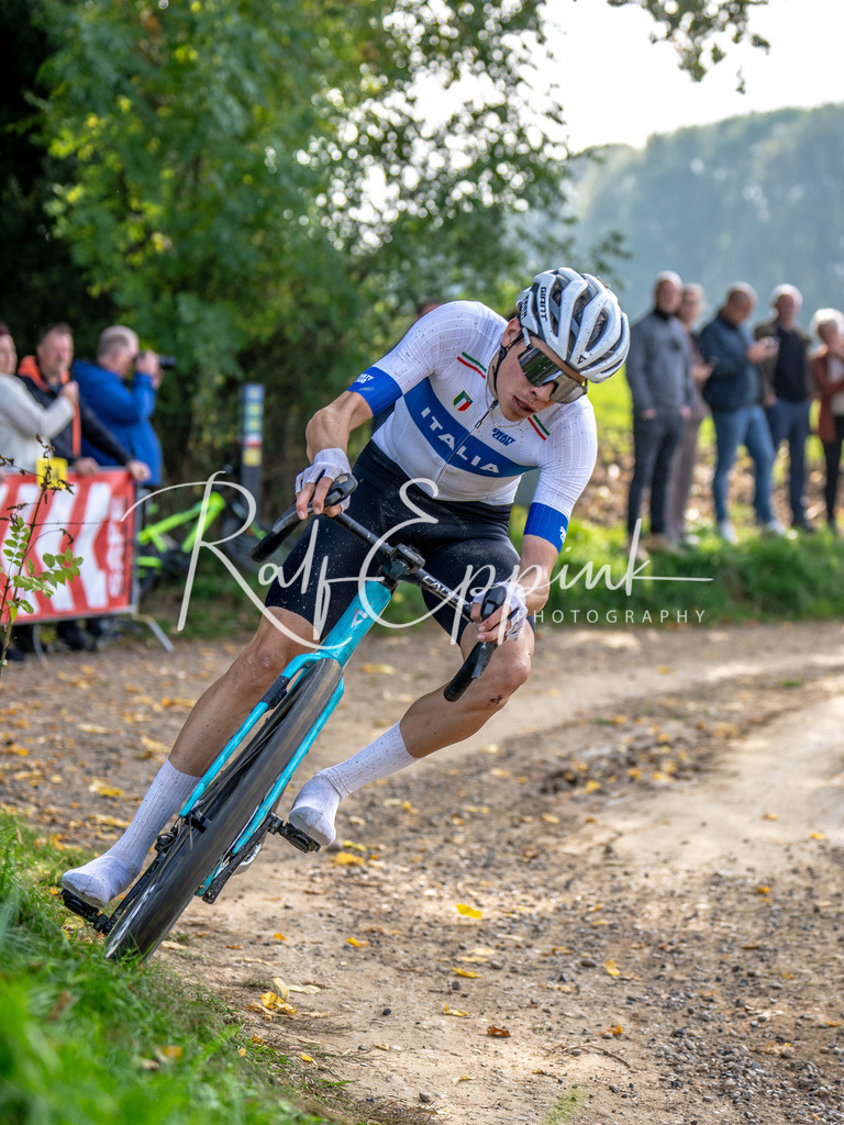 20251012_DSC02415 | Sportfotografie, Eventfotografie, Porträtfotografie, Radsport Fotograf, Triathlon Fotograf, Düsseldorf Fotograf, Köln Fotograf, Actionfotografie, Teamfotografie, Peoplefotografie, Business Portraits, Veranstaltungsfotografie, Reportagefotografie - Realisiert mit Pictrs.com