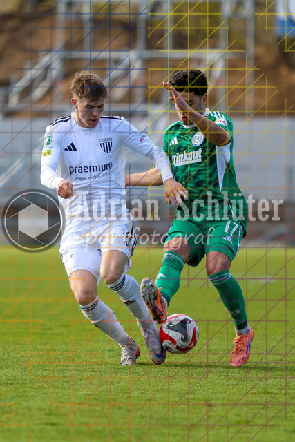 28.03.2026 GER, Fussball, Herren, Niederrhein Pokal Halbfinale, Saison 2025/2026, 1. FC Bocholt - MSV Duisburg | Paul Seidel (Bocholt) und Mert Göckan (MSV Duisburg) im Kampf um den Ball 