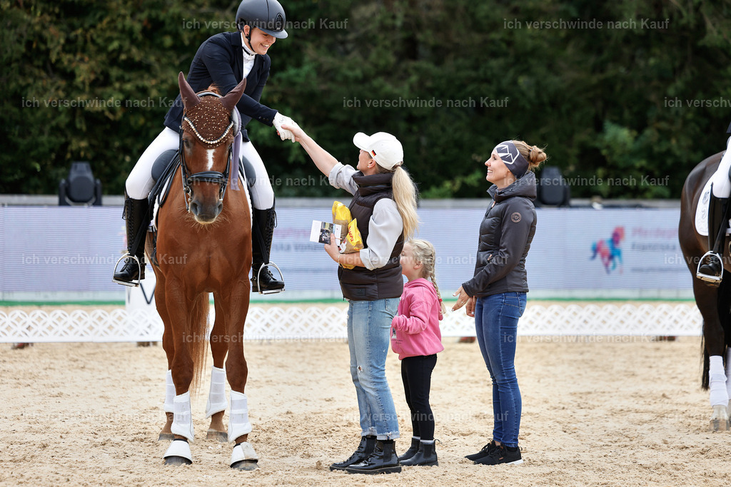 3-Siegerehrung-Dressur M_-StoibPH-2569 | working equitationturnier fotograf videograf stoibphotography marixx film working equitation deutschland reitsport turnierfotografie eventfotografie equestrian events