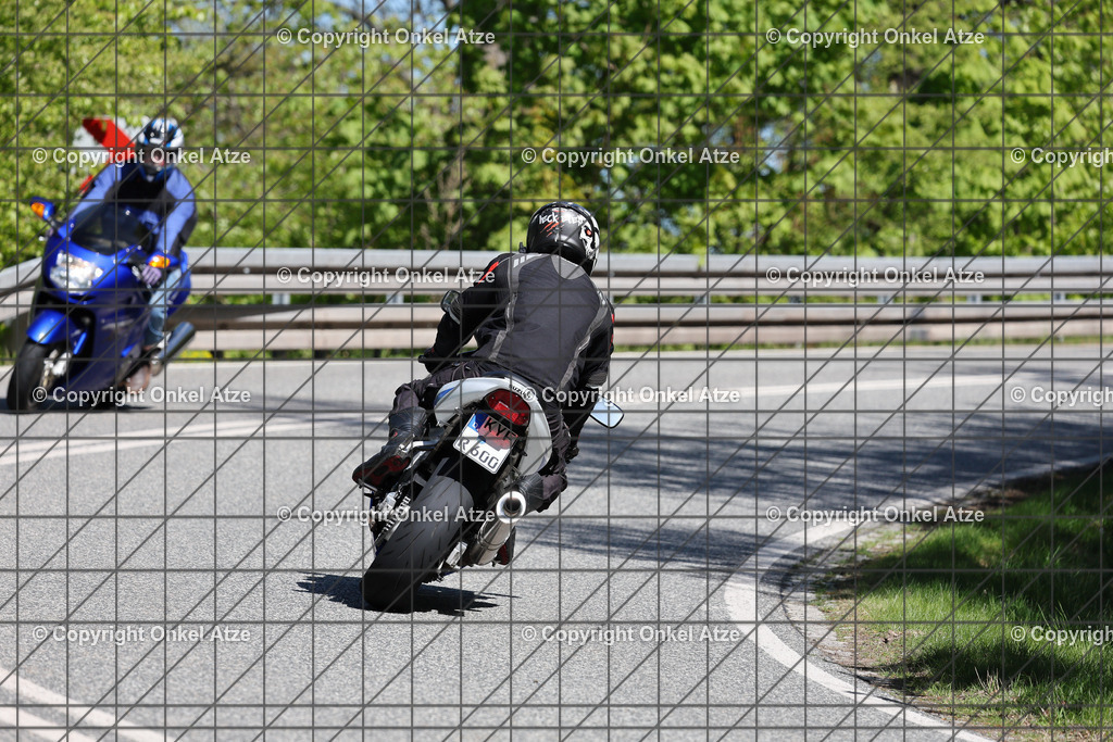 IMG_0053 | Fotograf am Kyffhäuser. Onkel Atze. Kyffhäuser Rennstrecke. Café36. Motorsportfotografie. - Realisiert mit Pictrs.com
