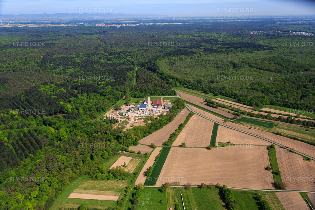 Luftbild: Palatinum Landschafts u. Gartendesign in Hagenbach im Bundesland Rheinland-Pfalz in Deutschland. Foto: IMG_078387.jpg vom 08.05.2015 durch Werner Riehm/FLY-FOTO.dePalatinum