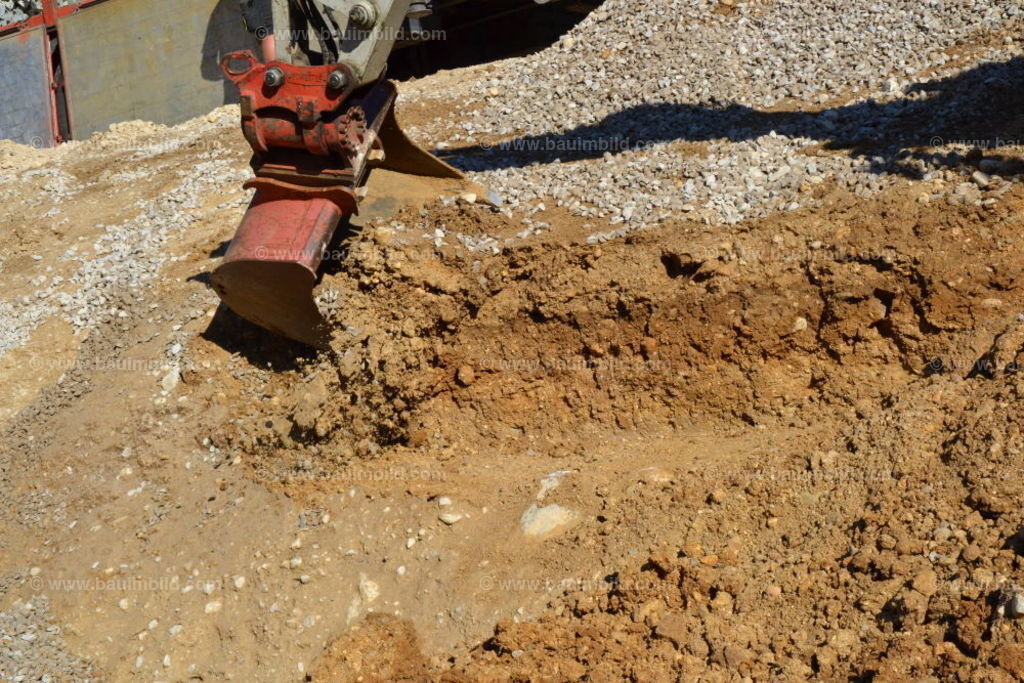 bib-lg02-erdarbeiten-0178 | Nach LV-Leistungsgruppen sortierte Detailfotos über den Bau eines Hauses. Alle Hausbau-Bilder direkt vom Urheber und Autor der Website Haus-Selber-Bauen.com