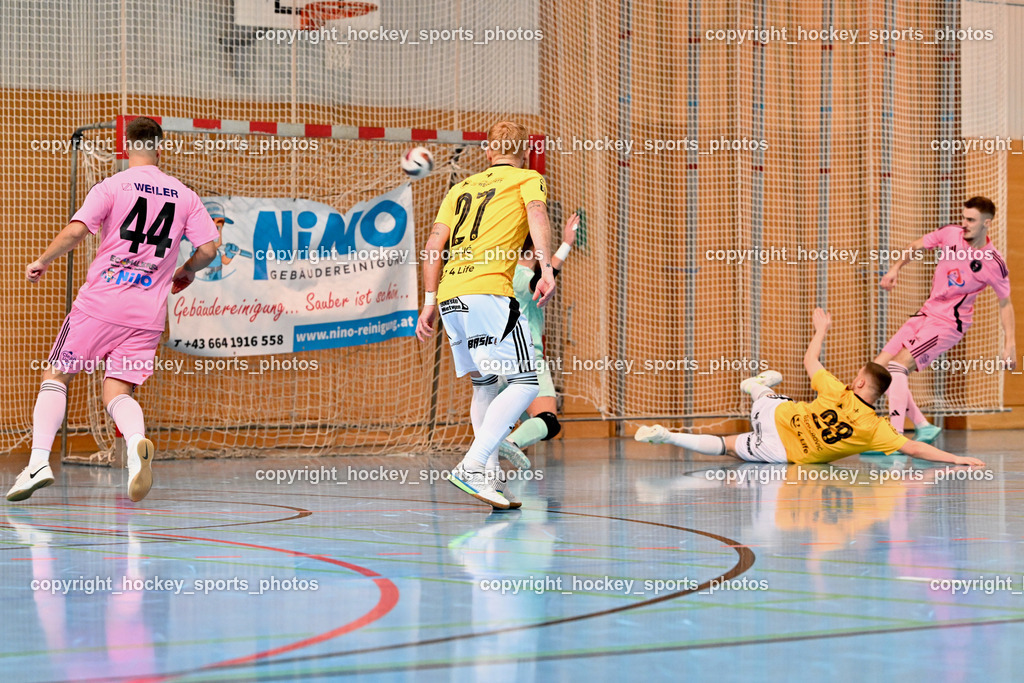 Carinthia Flamengo Futsal Club vs. FC Ljuti Krajisnici | #44 Beldin Duric Carinthia Flamengo, #27 Adnan Hodzic FC Ljuti Krajisnici, #23 Amel Beglerovic FC Ljuti Krajisnici, #2 Faris Buljubasic Carinthia Flamengo, Carinthia Flamengo Futsal Club vs. FC Ljuti Krajisnici, Carinthia Flamengo Futsal Club vs. FC Ljuti Krajisnici am 05.01.2025 in Klagenfurt (Ballspielhalle Viktring), Austria, (Photo by Bernd Stefan)