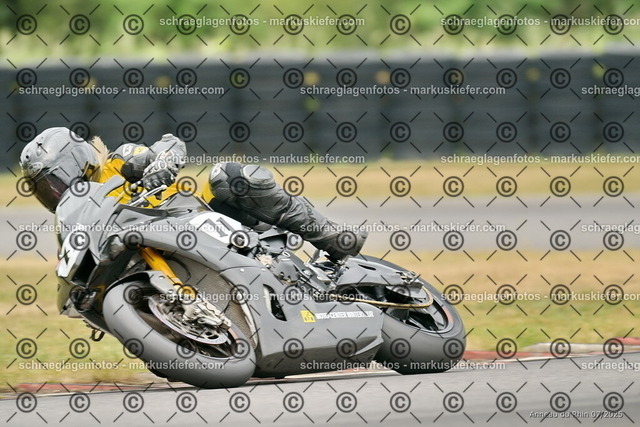 25bt05-1280 | markuskiefer.com - Realisiert mit Pictrs.com