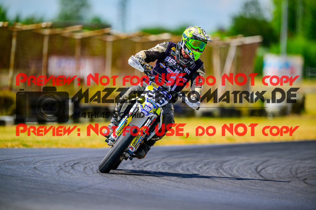 MaZZes_Fotomatrix_20250704_6007705_6624 | GELB