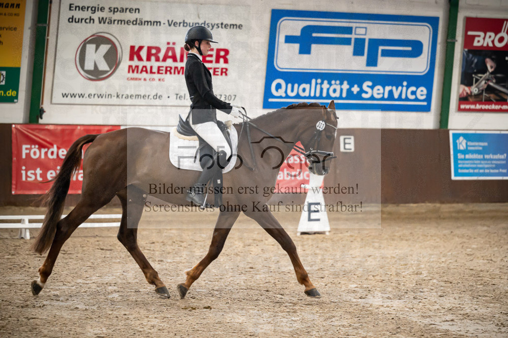 Hallenreittunier Voxtrup 2023 | Entdecke hochwertige Reitturnierfotos von Foto Oger. Professionell, emotional und authentisch – jetzt Lieblingsmomente im Shop bestellen.Deutschlandweite Turnierfotografie. - Realisiert mit Pictrs.com