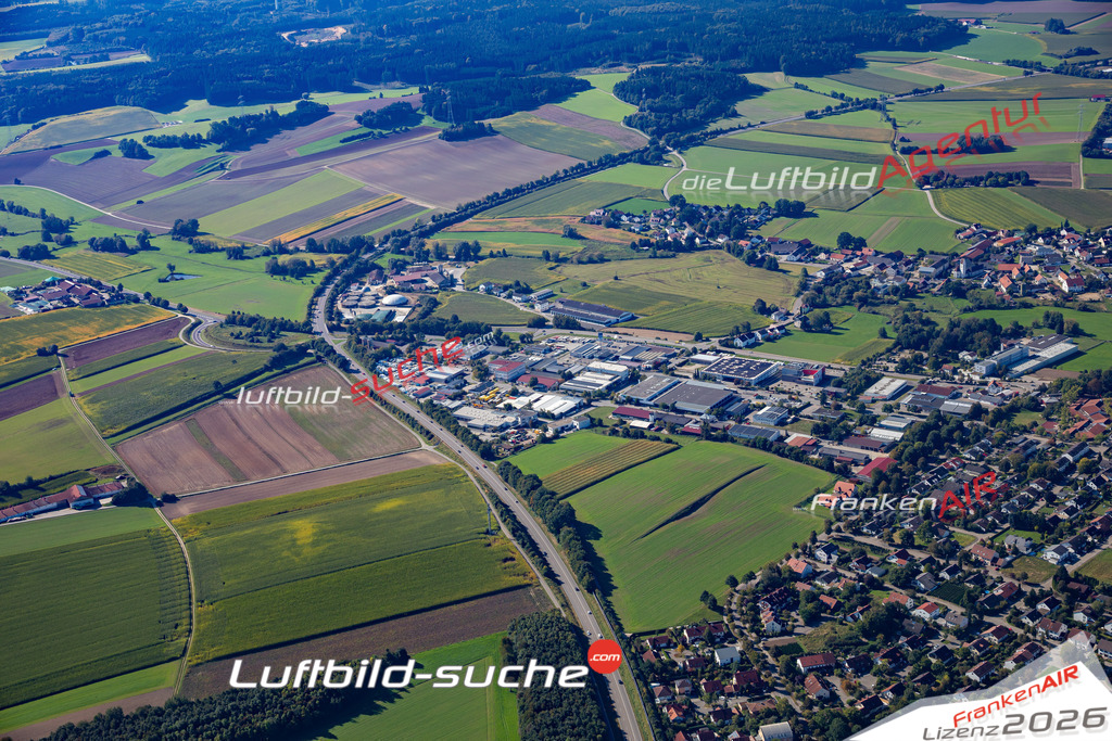 Das Luftbild der Stadt Aichach wurde 2021 vom Flugzeug heraus erstellt (keine Drohne) Aufnahmehöhe ca.450 Meter- hohe Bildauflösung und Druck-Qualität garantiert!