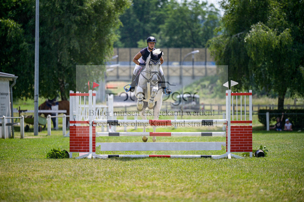 Reitturnier Voxtrup | Entdecke hochwertige Reitturnierfotos von Foto Oger. Professionell, emotional und authentisch – jetzt Lieblingsmomente im Shop bestellen.Deutschlandweite Turnierfotografie. - Realisiert mit Pictrs.com