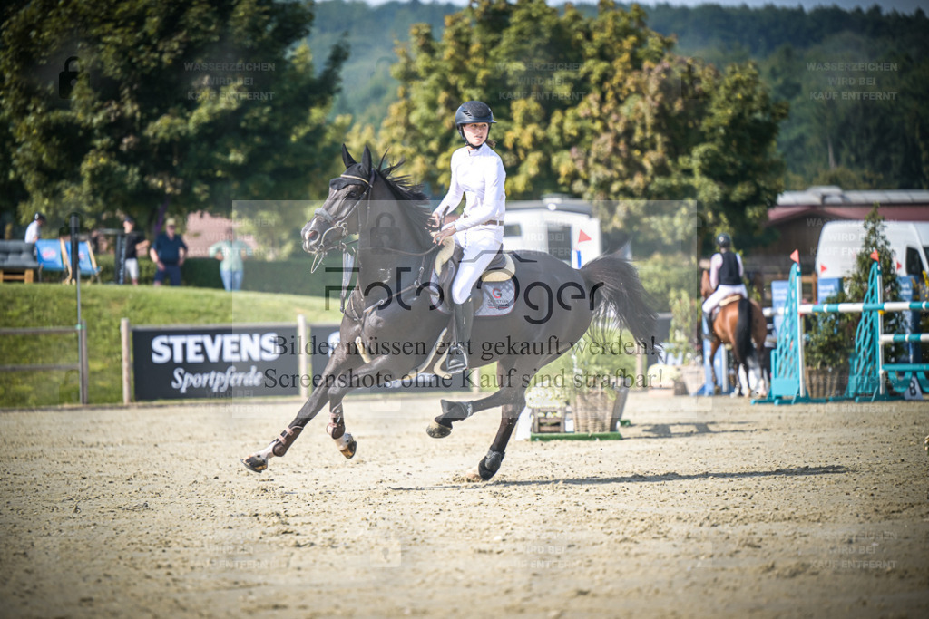 DOS_0318 | Entdecke hochwertige Reitturnierfotos von Foto Oger. Professionell, emotional und authentisch – jetzt Lieblingsmomente im Shop bestellen. - Realisiert mit Pictrs.com