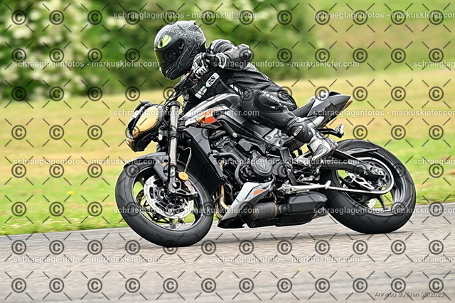 25bt02-0025 | markuskiefer.com - Realisiert mit Pictrs.com