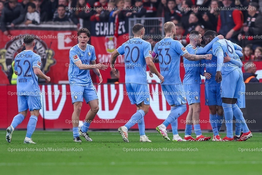 B0428032501027 | 28.03.2025, Fußball, Bayer 04 Leverkusen - VfL Bochum, 1. Fußball Bundesliga, 27. Spieltag, BayArena, Saison 2024 2025: Torjubel nach dem Tor zum 1:1 Ausgleich durch Torschütze Felix Passlack (VfL Bochum #15) DFB regulations prohibit any use of photographs as image sequences and or quasi-video.
