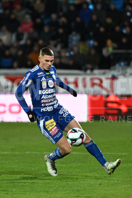 TSV Egger Glas Hartberg vs SV Oberbank Ried – Austrian Bundesliga Match | The image shows Elias Havel (Hartberg), at the Bundesliga match TSV Hartberg vs SV Ried at Profertil Arena Hartberg. 22.11.2025