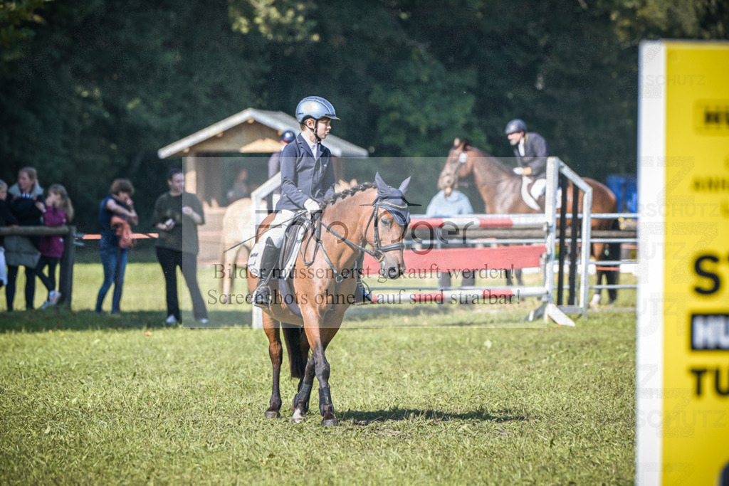 DOS_1013 | Entdecke hochwertige Reitturnierfotos von Foto Oger. Professionell, emotional und authentisch – jetzt Lieblingsmomente im Shop bestellen.Deutschlandweite Turnierfotografie. - Realisiert mit Pictrs.com