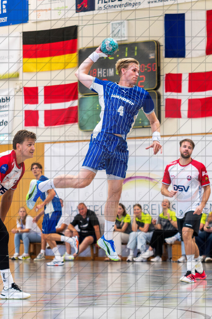 IHC 2026 - VfL Gummersbach vs. HØJ Elite | Ellidi Snaer Vidarsson (VfL Gummersbach #4); IHC 2026 - VfL Gummersbach vs. HØJ Elite am 08.08.26 in Sporthalle KGS, Schneverdingen - Realisiert mit Pictrs.com