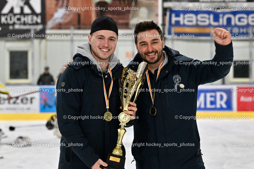 WILDCATS PATERNION & Lady Hawks Siegerehrung-Meisterfeier | Asisstentcoach Wildcats Paternion Ortner Philipp, Headcoach WILDCATS PATERNION Marcell Ott, WILDCATS PATERNION &amp; Lady Hawks Siegerehrung-Meisterfeier, WILDCATS PATERNION &amp; Lady Hawks Siegerehrung-Meisterfeier am 12.03.2025 in Steindorf (Ossiachersee Halle), Austria, (Photo by Bernd Stefan)