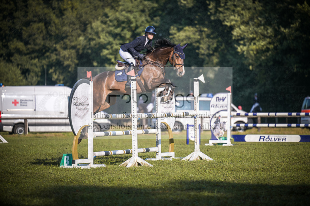 DOS_0018 | Entdecke hochwertige Reitturnierfotos von Foto Oger. Professionell, emotional und authentisch – jetzt Lieblingsmomente im Shop bestellen.Deutschlandweite Turnierfotografie. - Realisiert mit Pictrs.com