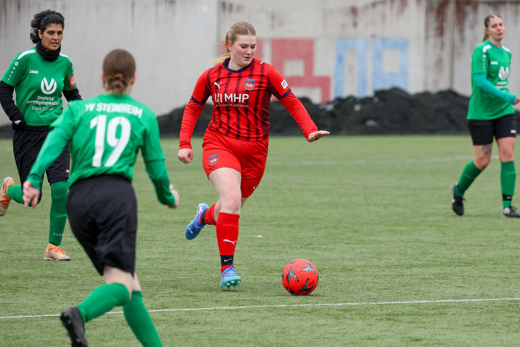 20260315-FCH-Steinheim_054 | 1.FC Heidenheim 1846 II vs. TV Steinheim, Fußball, Frauen, Bezirksliga, 2025/2026, 12. Spieltag, 15.03.2026 in Heidenheim, Kunstrasen b. Voith-Arena West(Foto: Michael Bulling) - Realisiert mit Pictrs.com
