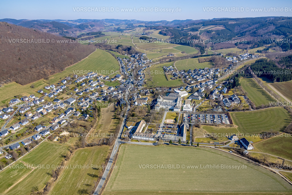 Schmallenberg220303646 | Luftbild, Fachkrankenhaus Kloster Grafschaft, im Hintergrund das Alpin Hotel An der Almert, Grafschaft, Schmallenberg, Sauerland, Nordrhein-Westfalen, Deutschland