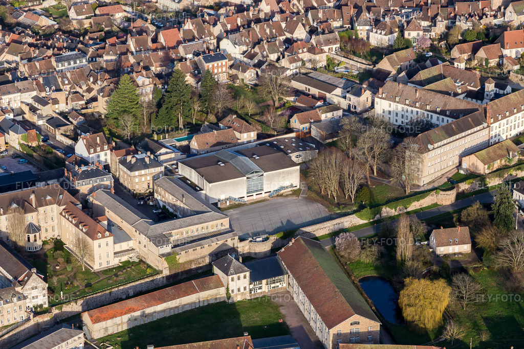 Luftbild: Autun (Burgund) in Autun im Bundesland Saône-et-Loire in Frankreich. Foto: IMG_105484.jpg vom 01.04.2018 durch Werner Riehm/FLY-FOTO.de