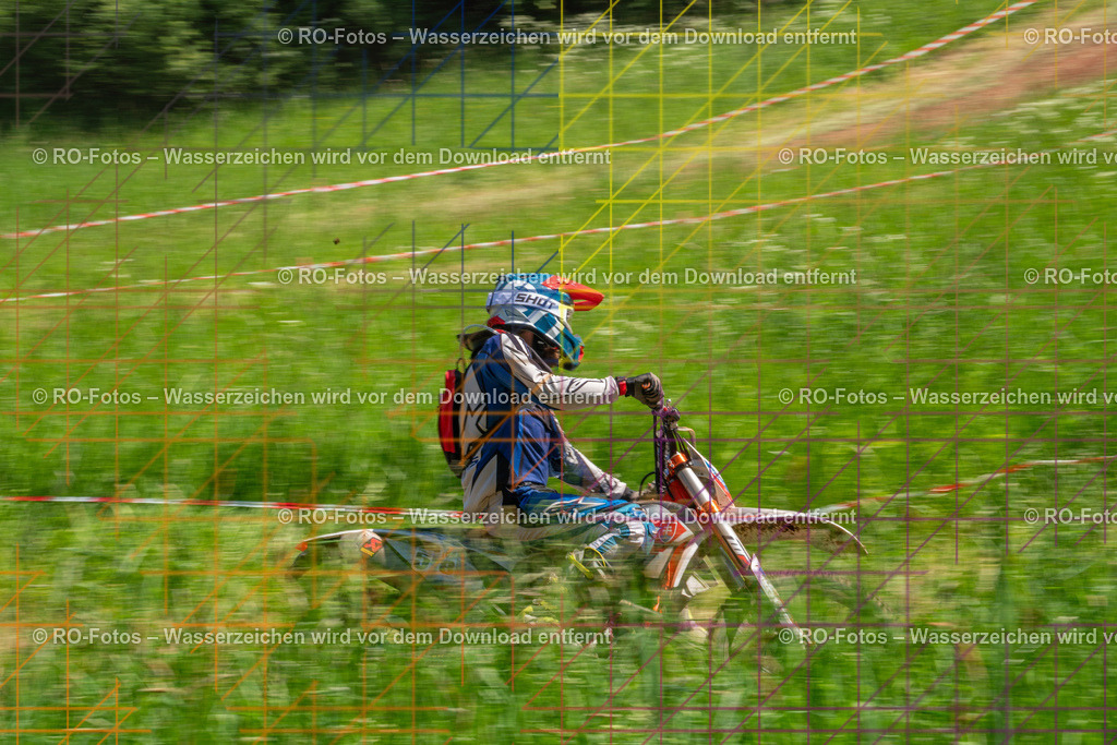 Wolfshausen 2 Lauf -876 | Sportfotografie von RO-Fotos: Motorsport, Motocross, Enduro, Laufveranstaltungen und Triathlon. Professionelle Fotos von Sportlern und Events. - Realisiert mit Pictrs.com