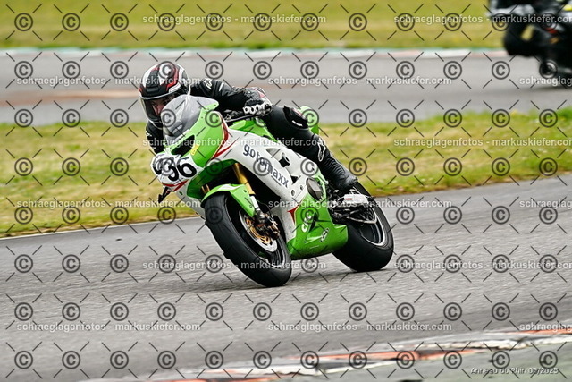 25bt02-0002 | markuskiefer.com - Realisiert mit Pictrs.com