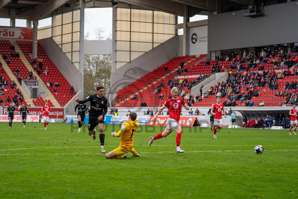Kickers Offenbach vs. SG Sonnenhof Grossaspach, Fussball, Regionalliga Suedwest, 24. Spieltag, 14.03.2026 | Tor durch Michael Kleinschrodt (SG Sonnenhof Großaspach, #11) nach Vorlage von Niklas Pollex (SG Sonnenhof Großaspach, #18),Kickers Offenbach vs. SG Sonnenhof Grossaspach, Fussball, Regionalliga Suedwest, 24. Spieltag, 14.03.2026Foto: photosbyphips/Philip Ziegler