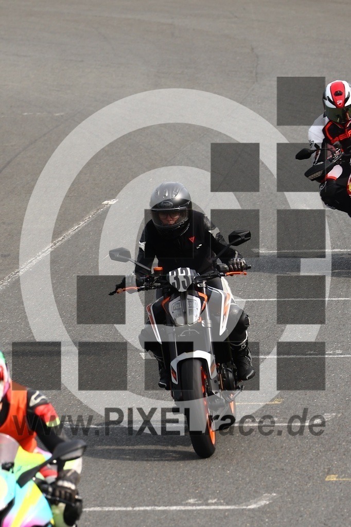 0033-20260510_03544 | Schöne Erinnerungen an spannende Momente - das festzuhalten ist unser Job. PIXELrace.de ist seit 2003 auf den Rennstrecken Europas unterwegs um die Action draußen beim Fahren und die wunderbare Stimmung imm Fahrerlager für euch einzufangen.