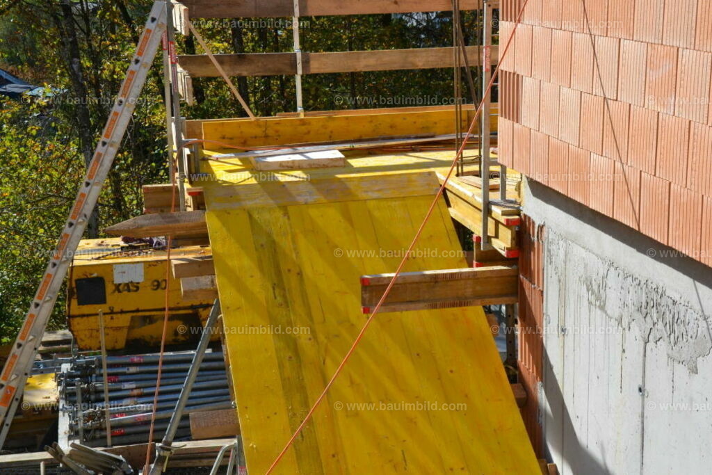 bib-lg04-betonarbeiten-0538 | Nach LV-Leistungsgruppen sortierte Detailfotos über den Bau eines Hauses. Alle Hausbau-Bilder direkt vom Urheber und Autor der Website Haus-Selber-Bauen.com