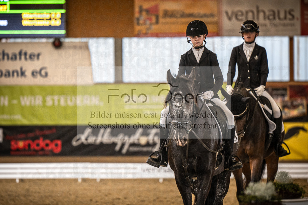DOS_0410 | Entdecke hochwertige Reitturnierfotos von Foto Oger. Professionell, emotional und authentisch – jetzt Lieblingsmomente im Shop bestellen.Deutschlandweite Turnierfotografie. - Realisiert mit Pictrs.com