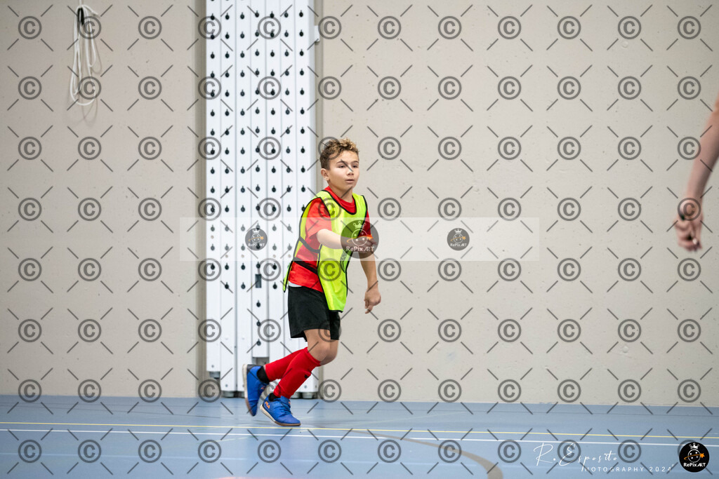 20241124_FCR-Hallenturnier-F1_2_011 | Sport und Naturfotografie von Roberto Esposito zeigt echte Momente Bewegung und die Schönheit der Natur. Ausdrucksstarke Bilder schaffen Emotionen.