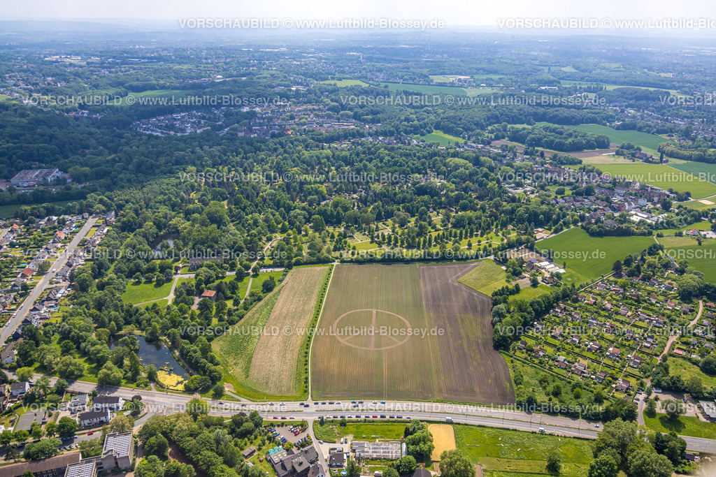 Herne220503081 | Luftbild, Peace Zeichen auf Feld an der Sodinger Straße, Sodingen, Herne, Ruhrgebiet, Nordrhein-Westfalen, Deutschland