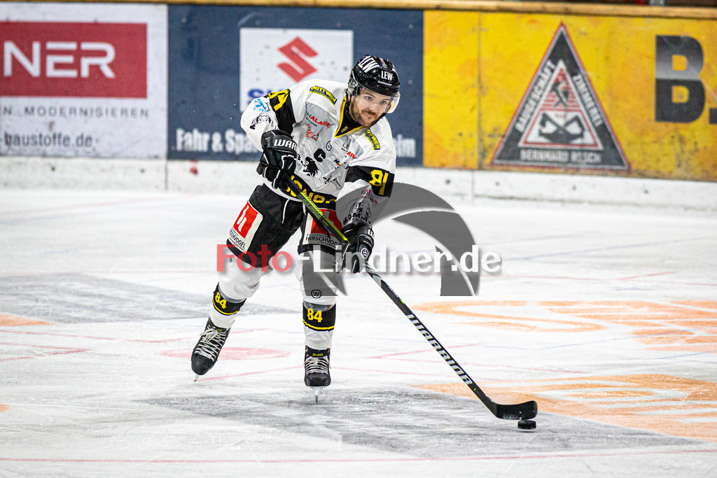 TSV Peißenberg MINERS gegen EA Schongau | Eishockey Bayernliga Herren Vorrunde 2024/25, TSV Peißenberg MINERS gegen EA Schongau, 20241031,Tim MÜHLEGGER (MAMMUTS 84) in Aktion,2024-10-31 in Peißenberg (Eisstadion Peißenberg)Tim MÜHLEGGER (MAMMUTS 84)Copyright: WolfgangxLindner foto-lindner.de
