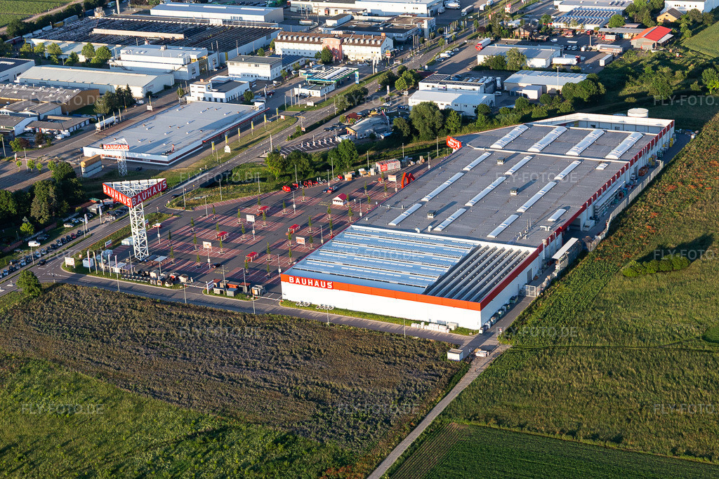 Luftbild: Bauhaus in Bruchsal im Bundesland Baden-Württemberg in Deutschland. Foto: IMG_115288.jpg vom 13.06.2019 durch Werner Riehm/FLY-FOTO.de