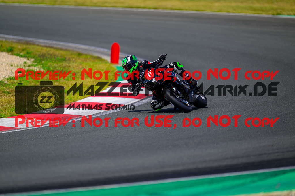 MaZZes_FotoMatrix_240725_6007705_4433 | ROT