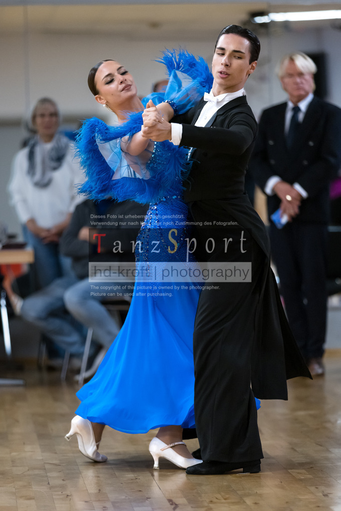 20240928_LM_U19_Std_7680 | Tanzsportbilder, Standardtanz, Lateintanz, WDSF, DTV, LTVB, dancecomp, goc, hessen tanzt, blaues band der spree, walzer, tango, wiener walzer, slowfox, quickstepp, samba, rumba, cha-cha-cha, paso doble. jive, hd-kroft photography, turniertanzsport