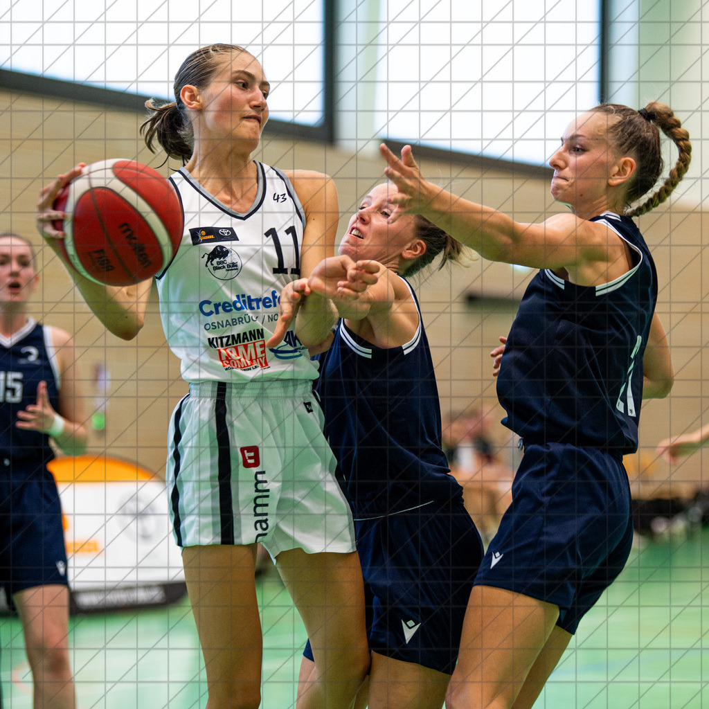 2. DBBL Nord 24/25 | 07.09.2024 | BBC Osnabrück vs. Eintracht Braunschweig | Testspiel | 2. DBBL Nord 24/25 | 07.09.2024 | BBC Osnabrück vs. Eintracht Braunschweig | Testspiel - - - - - NN - - - - - CREDIT, www.bullenfotos.de, Martin König, Hörner Weg 40, D-49078 Osnabrück, +4917663732967, Nutzung und Weitergabe nur zu den vereinbarten Zwecken. Presseanfragen an Urheber. Alle Rechte beim Urheber. - - - - - - Realisiert mit Pictrs.com