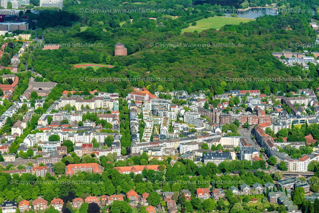Hamburg_Winterhude_ELS_8433180522 | HAMBURG 18.05.2022 Stadtteilansicht von Winterhude Winterhuder Marktplatz in der Hansestadt Hamburg. // View of the Winterhude part on the Eastern riverbank of the Aussenalster in the Hanseatic city on place Winterhuder Marktplatz of Hamburg in Germany. Foto: Martin Elsen