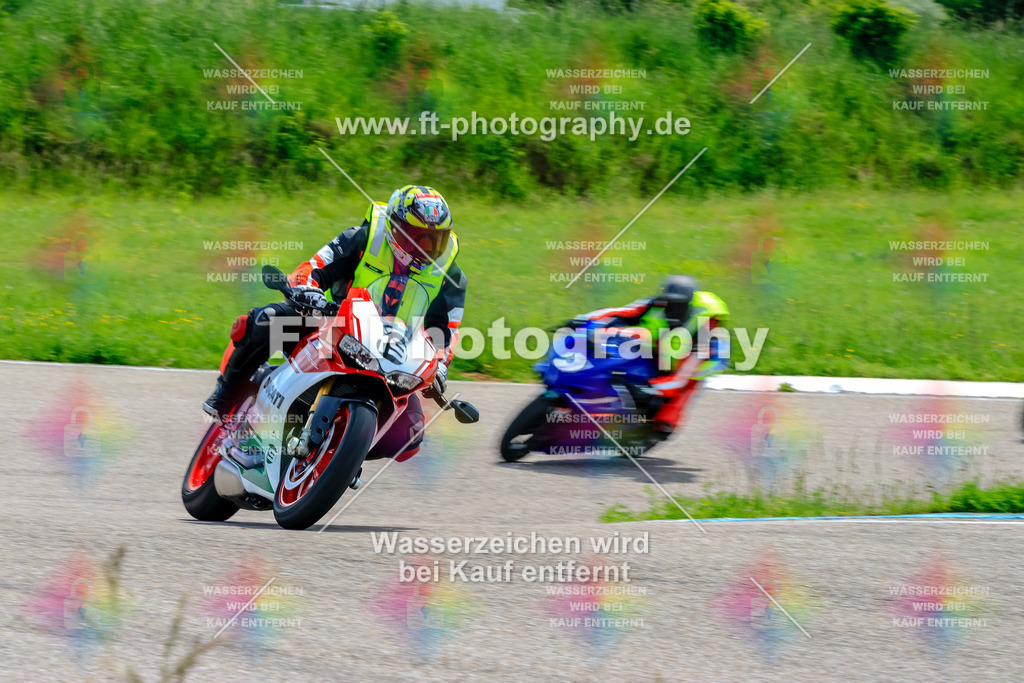 MotoTeam-9894 | Hier findet Ihr Bilder von Touristenfahrten auf der Nürburgring Nordschleife oder von anderen Veranstaltungen die ich besucht habe. Viel Spass beim Durch Schauen 