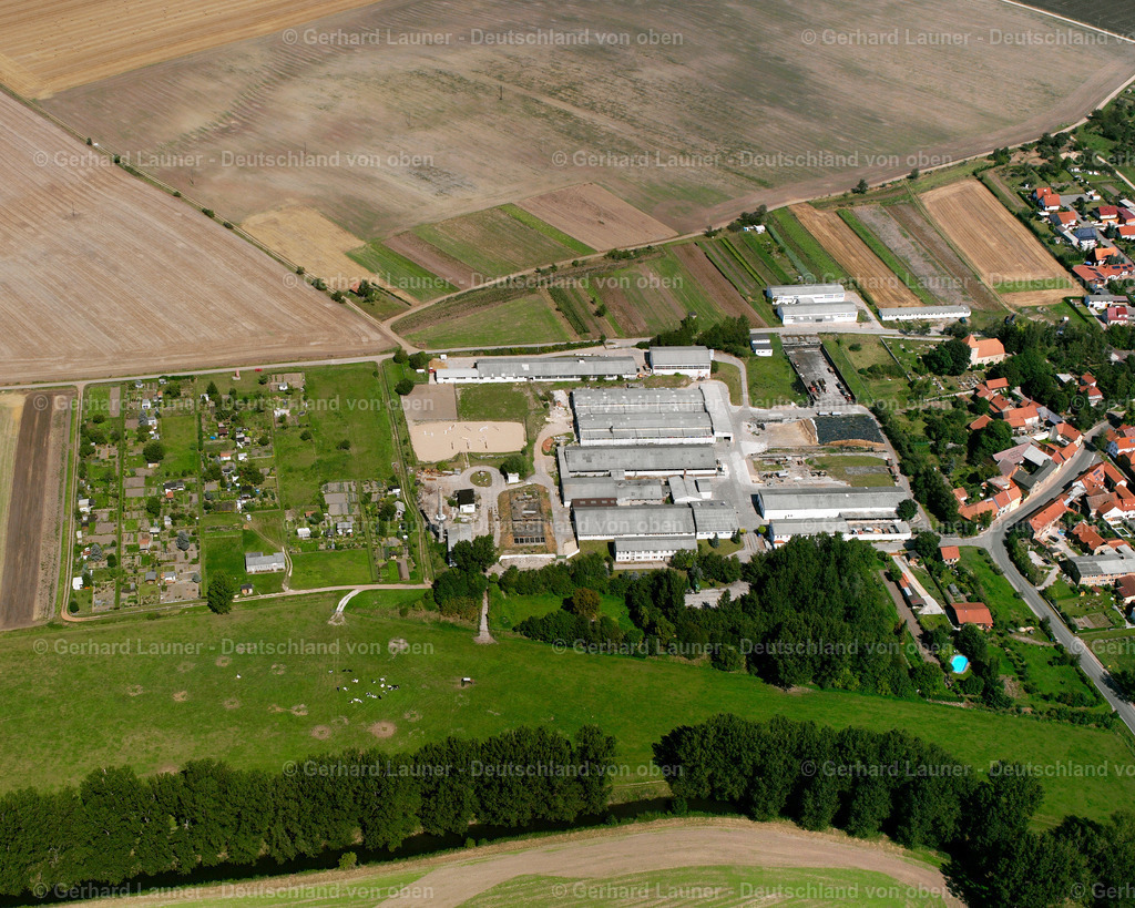 2589720 | NäGELSTEDT 01.08.2005 Gewerbegebiet und Firmenansiedlung  in Nägelstedt im Bundesland Thüringen, Deutschland // Industrial estate and company settlement  in Nägelstedt in the state Thuringia, Germany Foto: Gerhard Launer