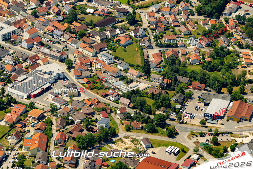 Das Luftbild der Stadt Roding wurde 2022 vom Flugzeug heraus erstellt (keine Drohnen-Aufnahmen) Aufnahmehöhe ca.450 Meter- hohe Bildauflösung und Druck-Qualität. Garantiert!