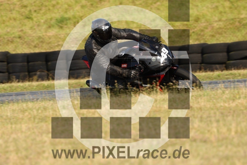 0149-20240715_13077 | Schöne Erinnerungen an spannende Momente - das festzuhalten ist unser Job. PIXELrace.de ist seit 2003 auf den Rennstrecken Europas unterwegs um die Action draußen beim Fahren und die wunderbare Stimmung imm Fahrerlager für euch einzufangen.
