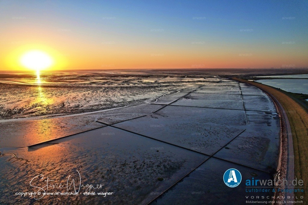 Landgewinnung & Küstenschutz in Nordfriesland | Entdecken Sie atemberaubende Luftbilder und Fotografien auf airwatch.de - Tauchen Sie ein in eine Welt voller faszinierender Aufnahmen aus der Vogelperspektive.