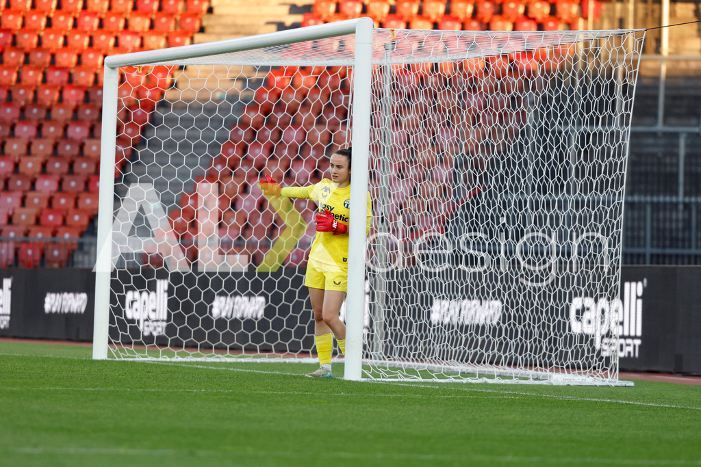 GC Zürich vs FC Zürich - AXA Women’s Super League Playoffs - Stadion Letzigrund | RIANA GMÜR of FC Zürich during the AXA Women’s Super League Playoffs quarter-final second leg between GC Zürich and FC Zürich at Stadion Letzigrund, Zurich, Switzerland. - Realisiert mit Pictrs.com