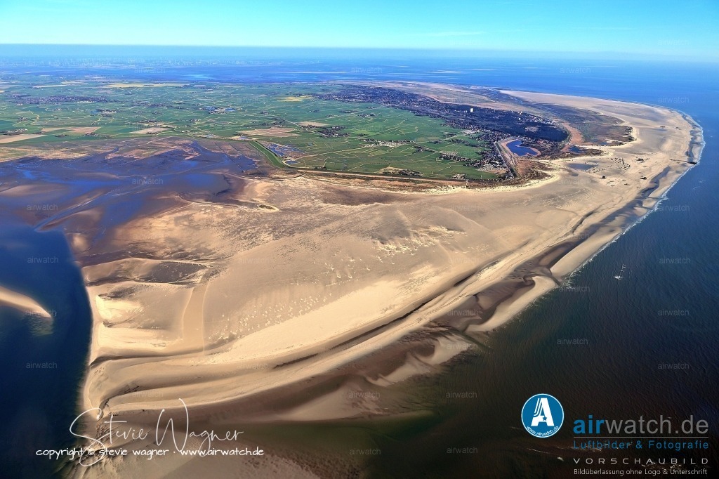 Halligen-Inseln-Weltnaturerbe-Wattenmeer-04-2023-airwatch-wagner-240A0482 | Entdecken Sie atemberaubende Luftbilder und Fotografien auf airwatch.de - Tauchen Sie ein in eine Welt voller faszinierender Aufnahmen aus der Vogelperspektive.