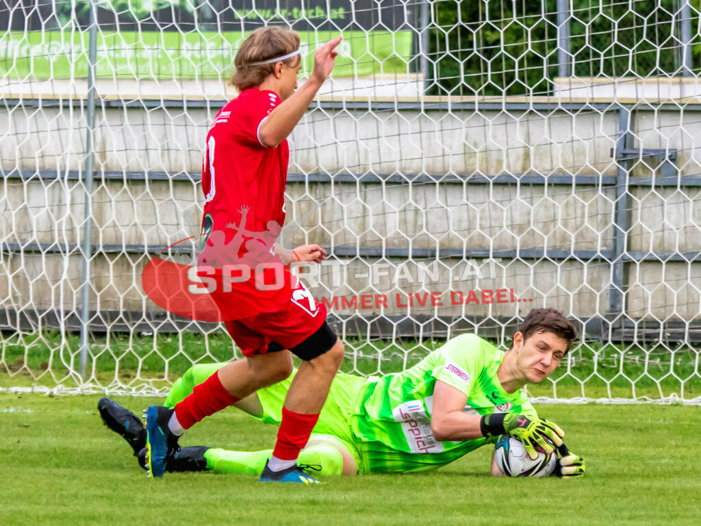 TSV Grafenstein - SK Maria Saal | Lukas Sadnik (TSV Grafenstein #23) Alexander Moll (SK Maria Saal #1) TSV Grafenstein - SK Maria Saal am 02.08.2022 in Grafenstein
(Sportplatz), AUSTRIA, (Photo by Ernst Krawagner sport-fan.at),  - Realisiert mit Pictrs.com